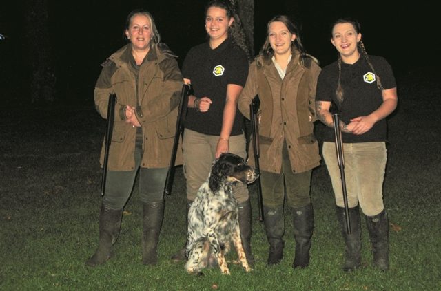 Christine, Amélia, Pauline et Marie (de gauche à droite) constituent la meute très souriante des chasseresses de Lezay.